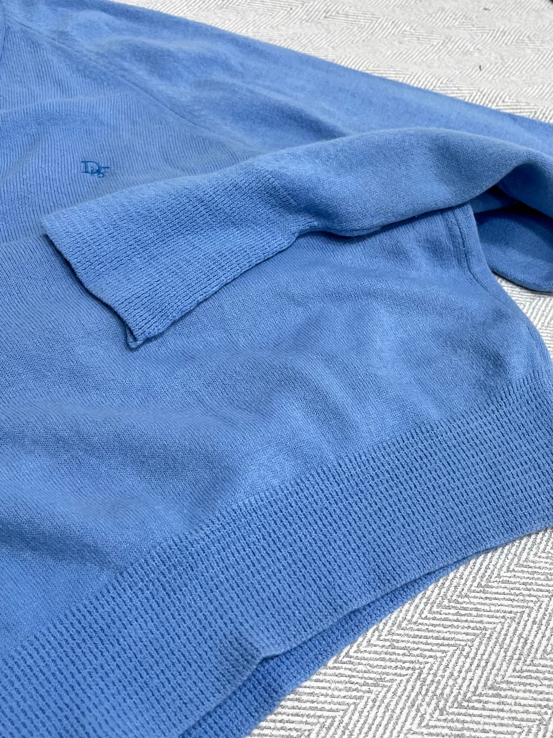 USA 크리스찬디올 베이비블루 브이넥 니트 100-105 상품이미지9