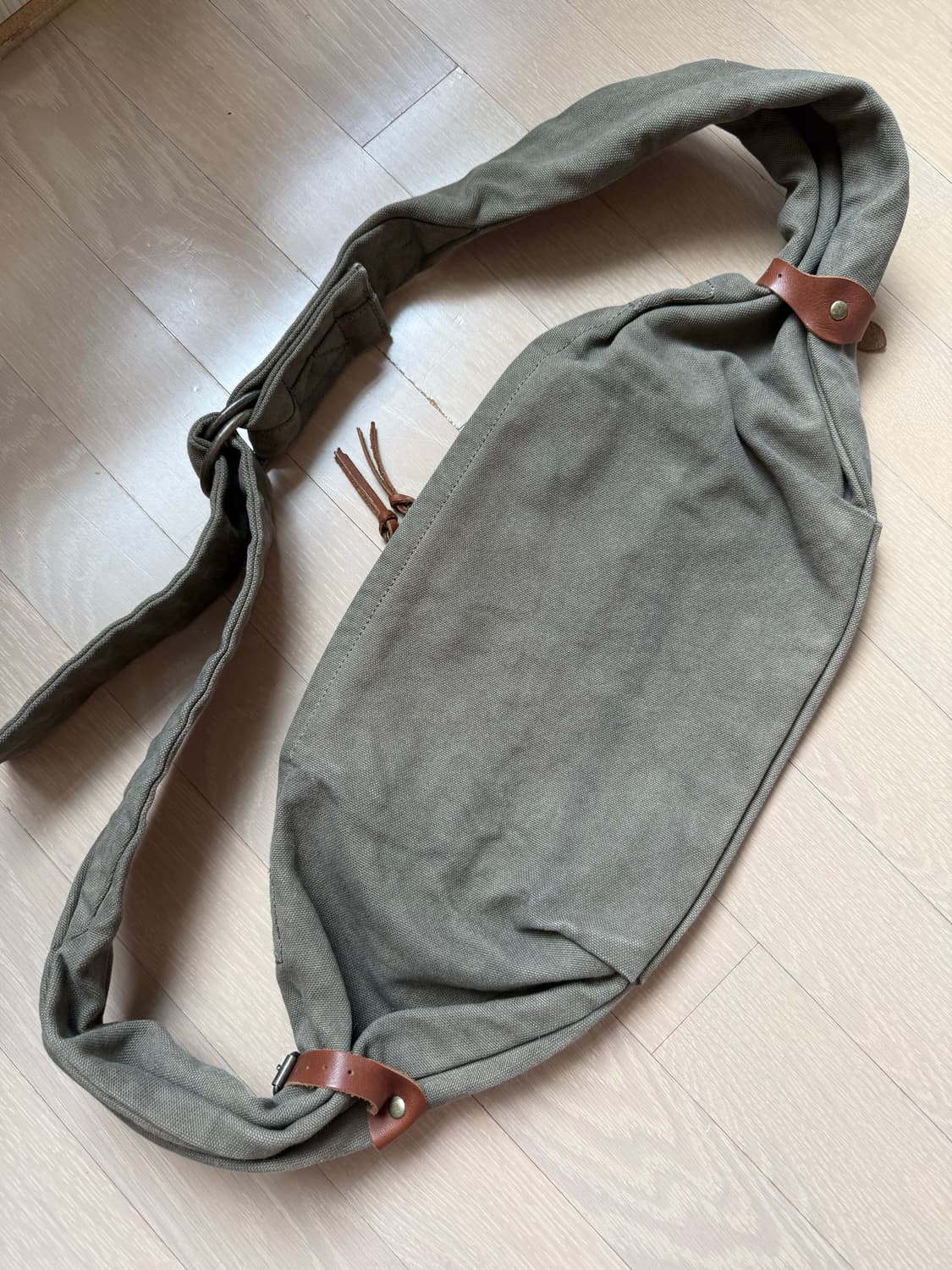 캐피탈 호버백 올리브 상품이미지2