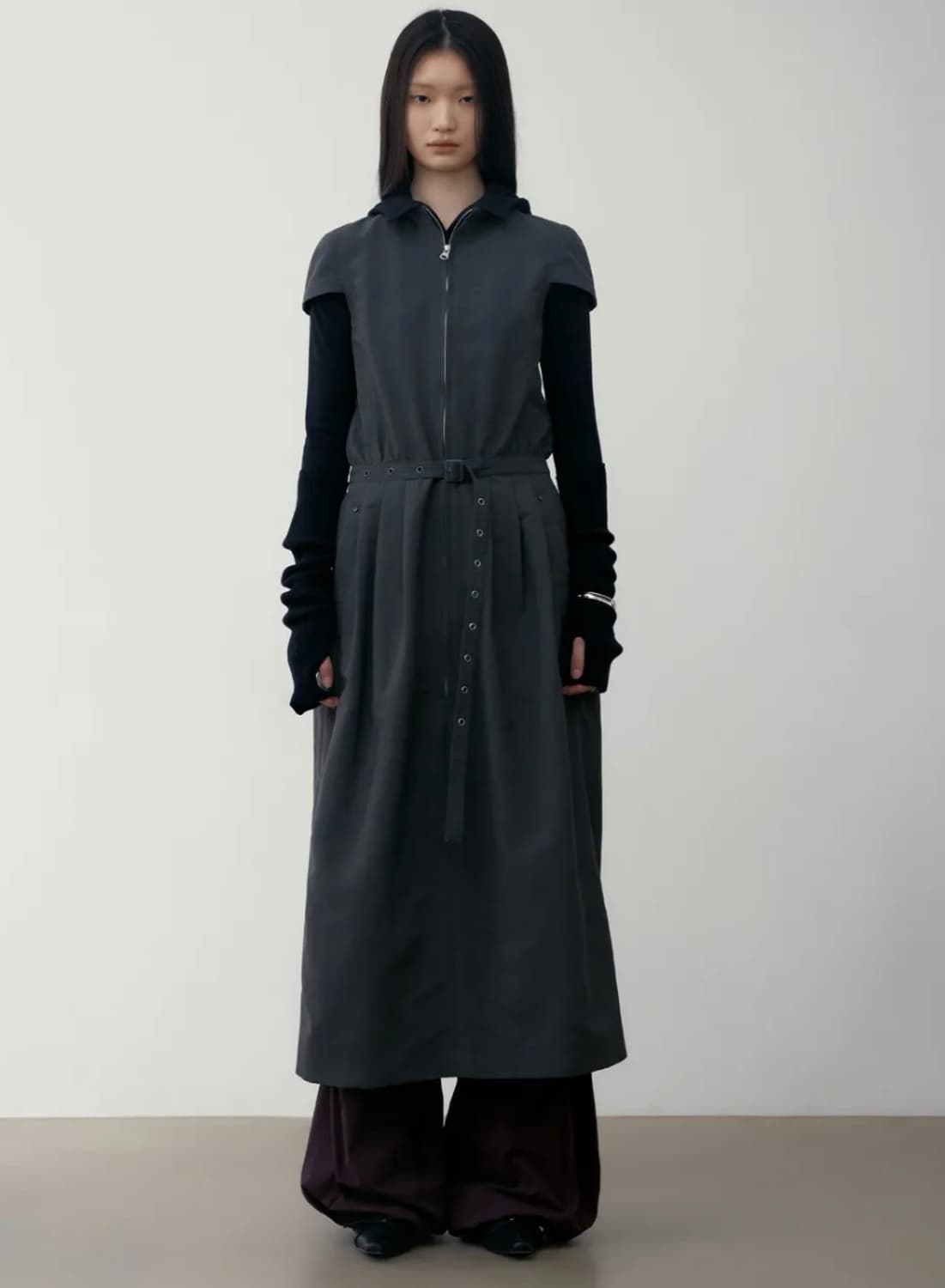 로우클래식 나일론 하이넥 원피스 차콜 상품이미지1