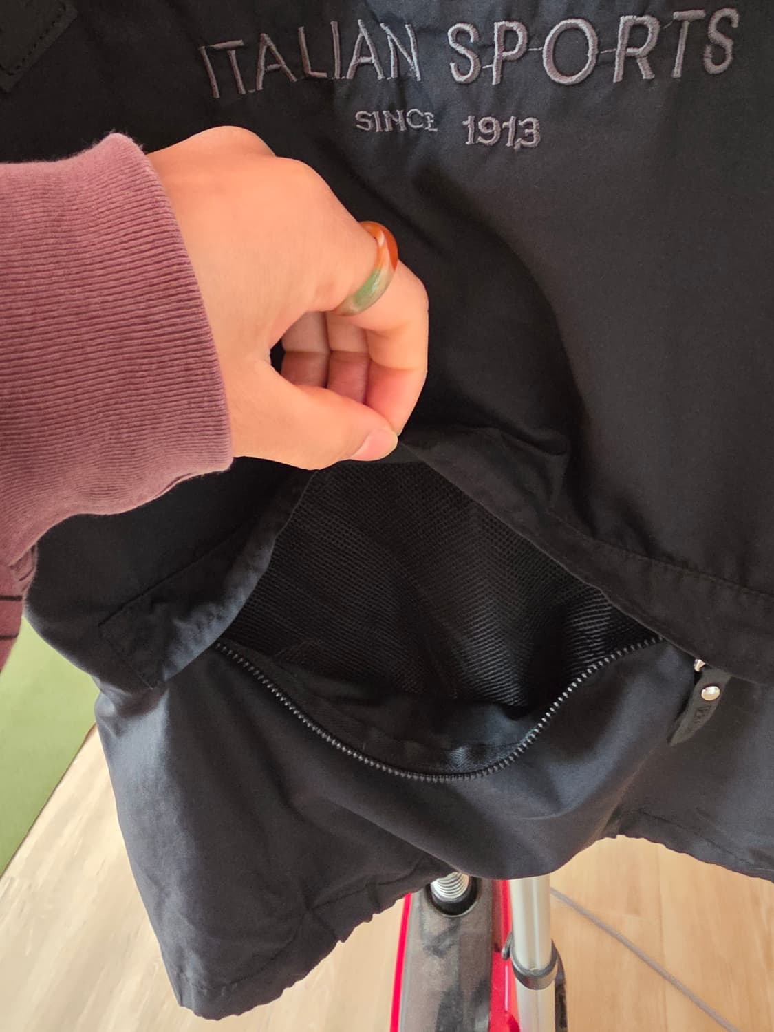 프라다 빈티지 반팔 바람막이 (모자x) 상품이미지4