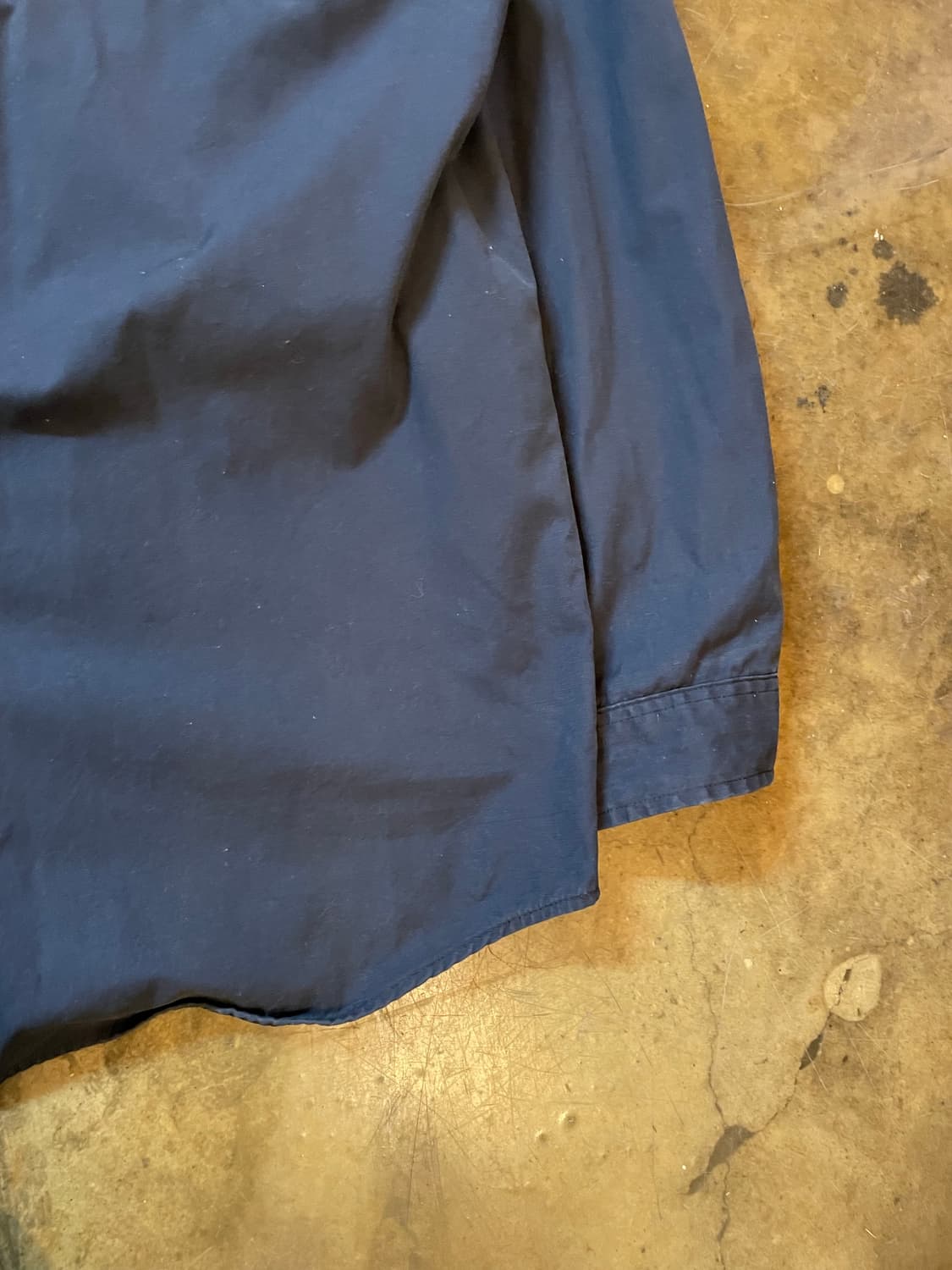 칼하트 오리지널핏 레더패치 워크 셔츠 다크네이비 상품이미지4