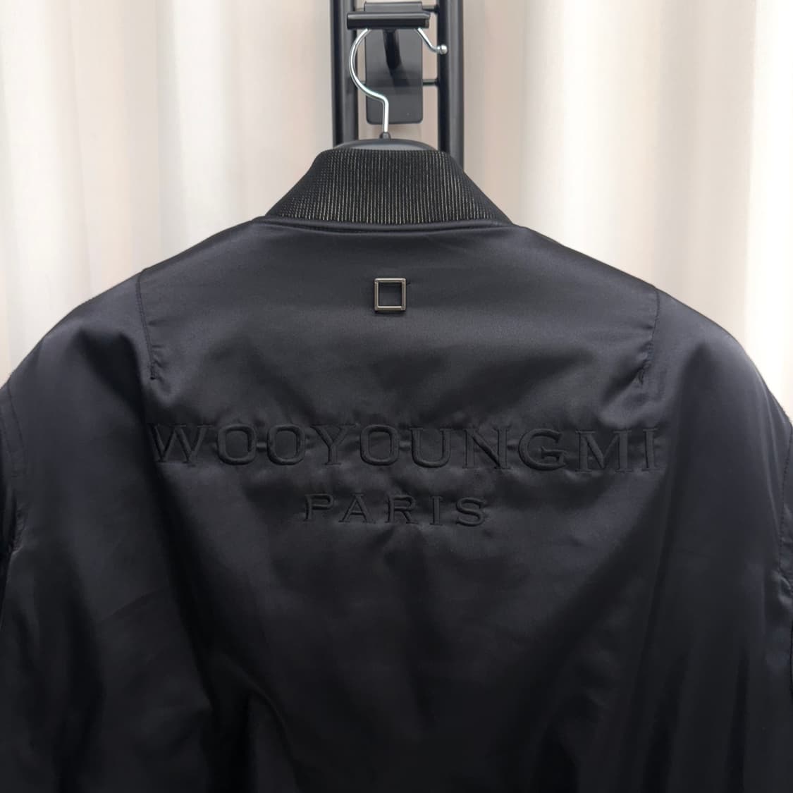 [48] 우영미 백로고 봄버 자켓 블랙 상품이미지3