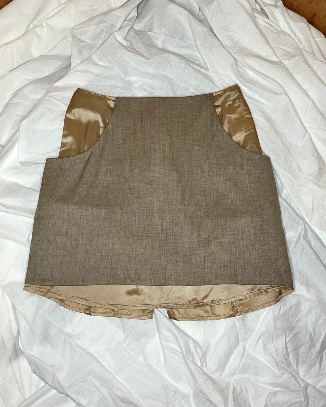 엠엠식스 메종 마르지엘라 베이지 울 사틴 라이닝 미니스커트 상품이미지1