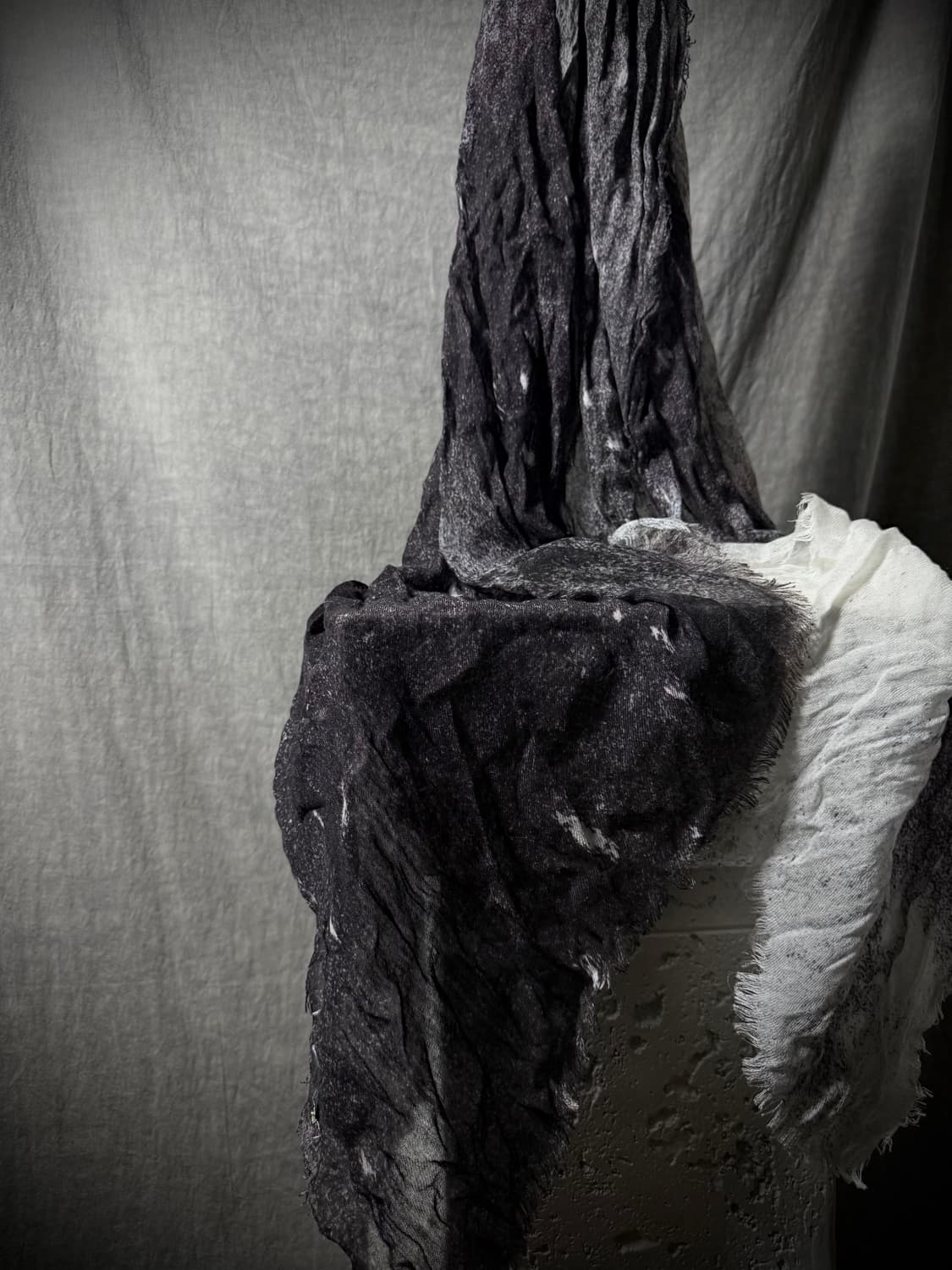 IF SIX WAS NINE Crinkled Gradient Scarf 상품이미지6