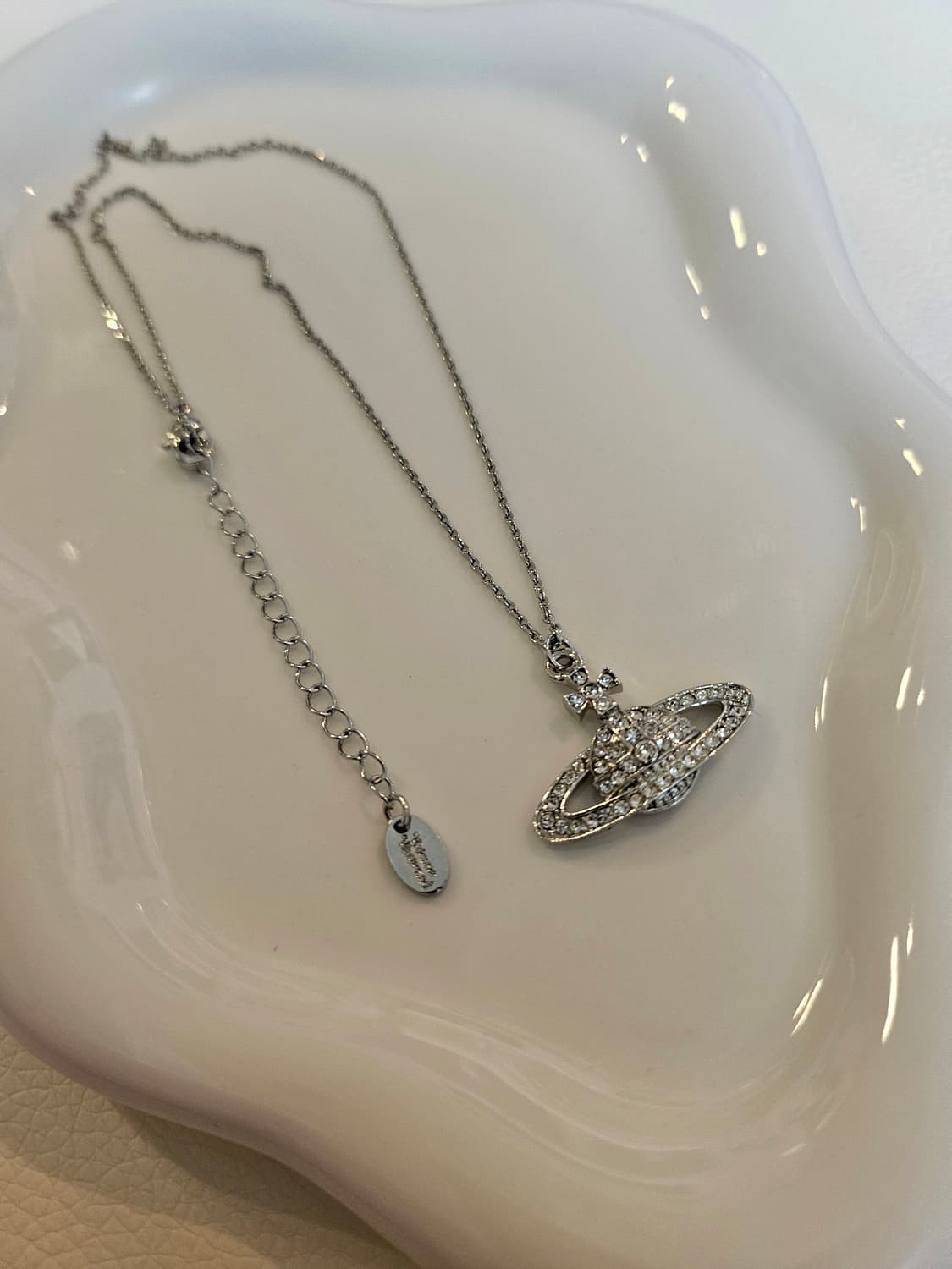 비비안웨스트우드 업사이클링 올큐빅 은장 목걸이 상품이미지4