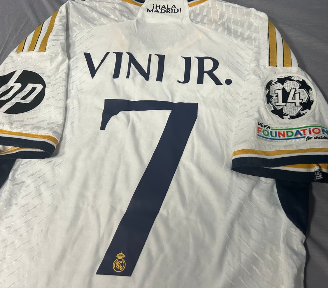 23/24 레알 마드리드 홈 어센틱 유니폼 상품이미지2