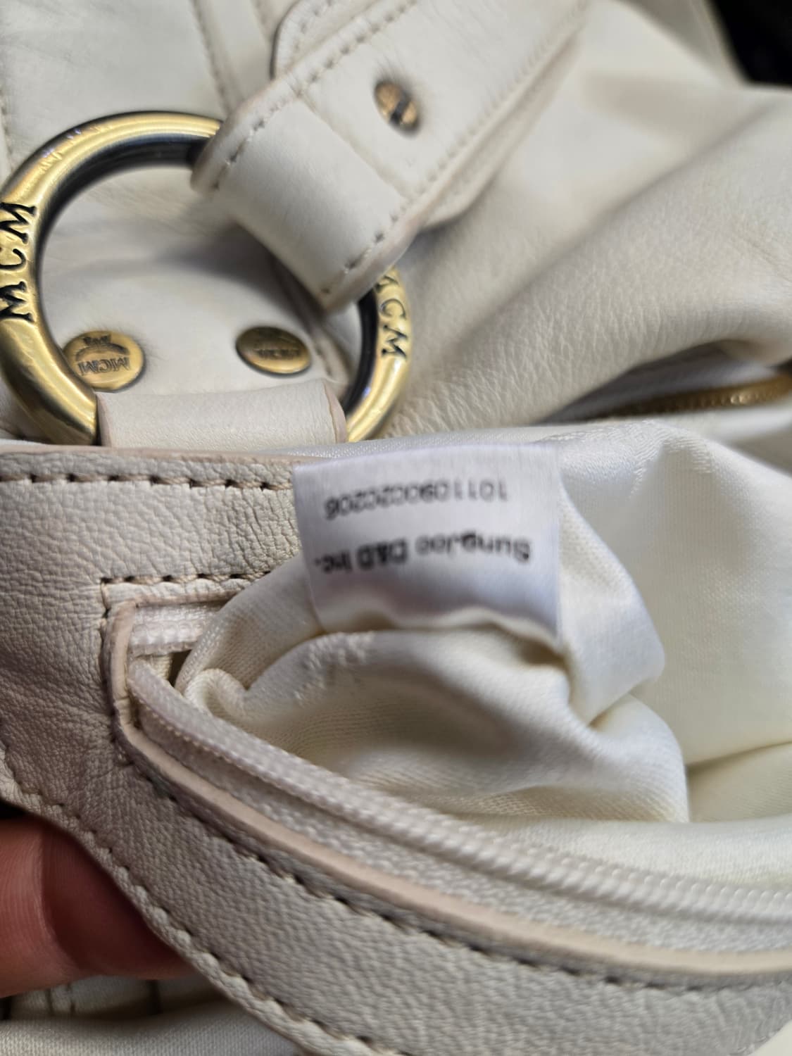 MCM 화이트 숄더백 태슬 장식 상품이미지4