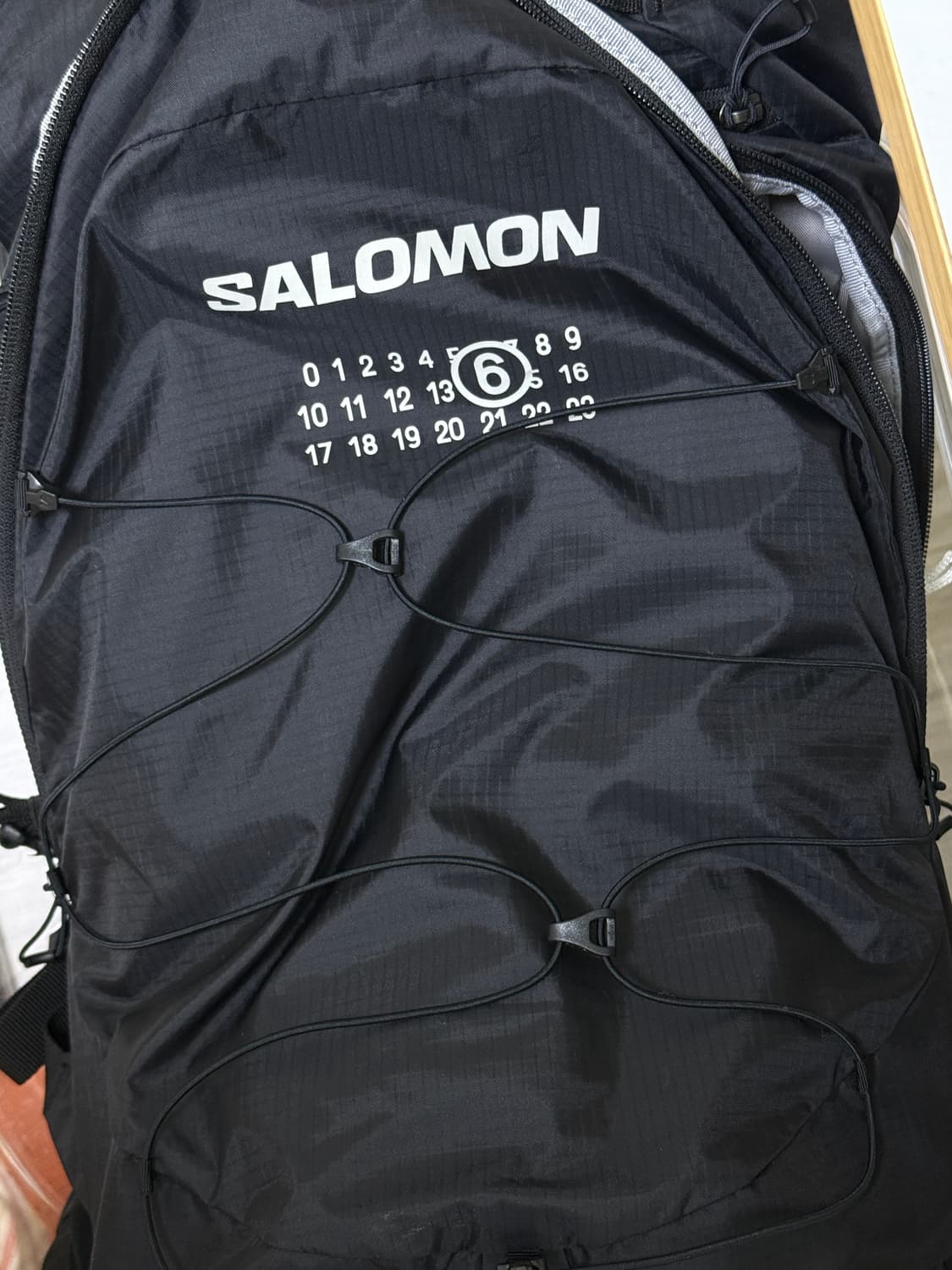 살로몬X메종마르지엘라 백팩 상품이미지3