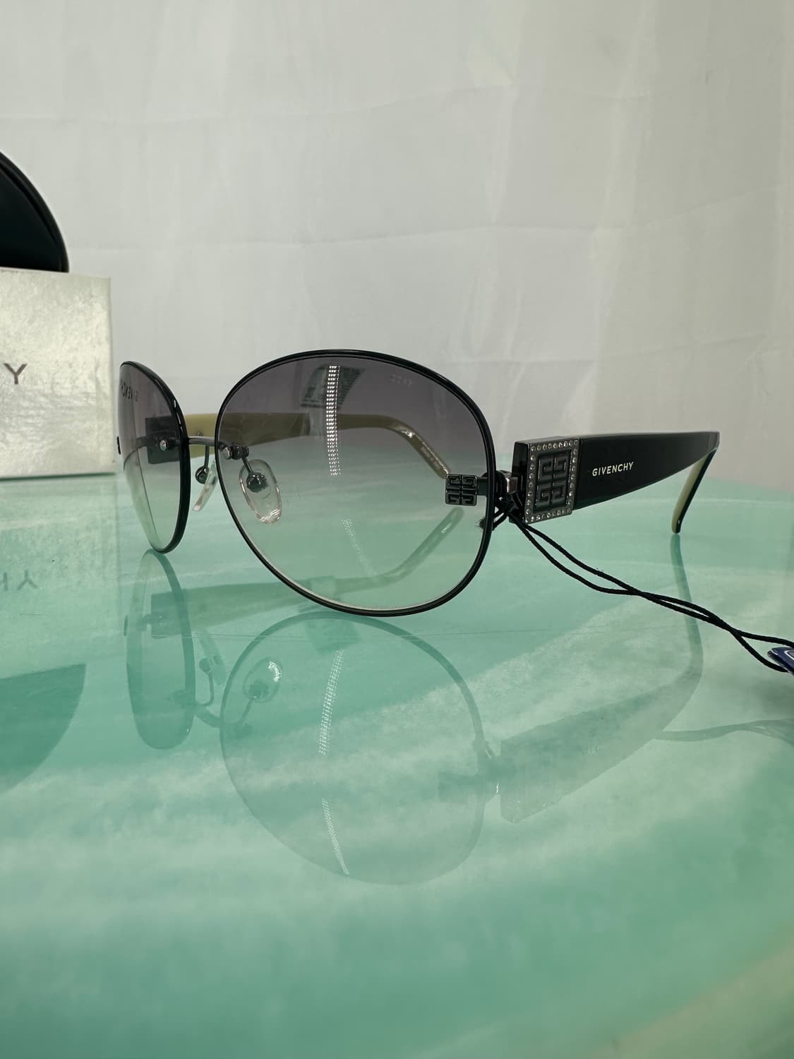 [새상품 무료배송] 지방시 Made in Italy 선글라스 상품이미지2