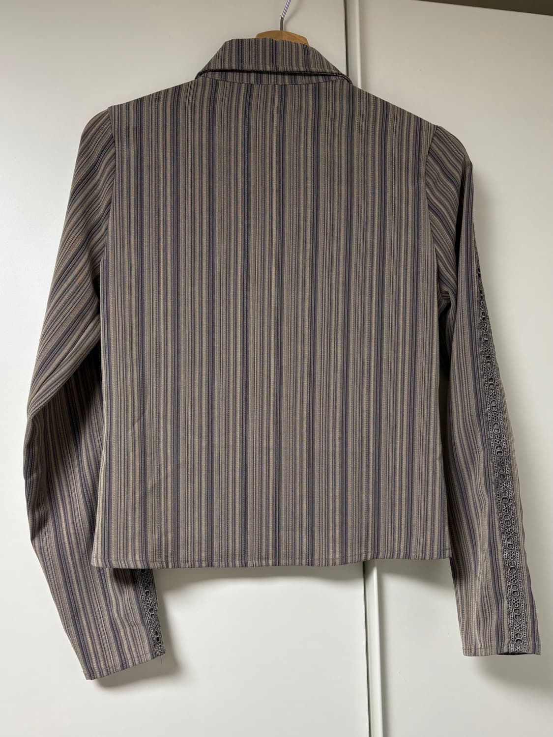 스트라이프 펀칭 레이스 긴팔 셔츠 상품이미지2