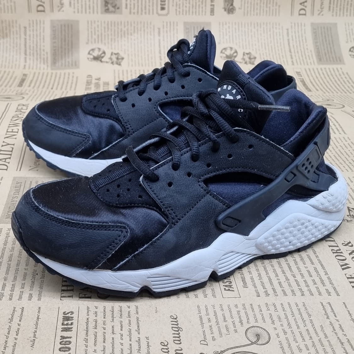 나이키 에어 허라취 여성운동화실사이즈230 상품이미지1