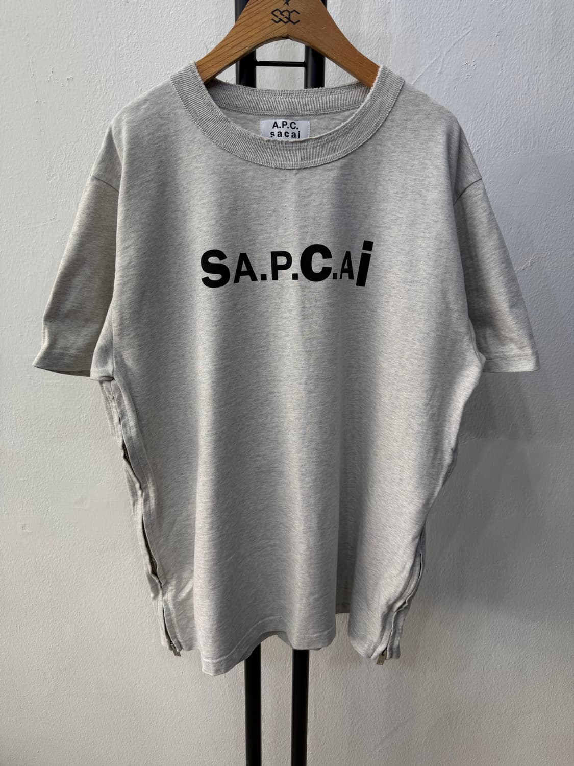 정품) A.P.C. 아페쎄 x 사카이 콜라보 남성 반팔티 L 상품이미지1