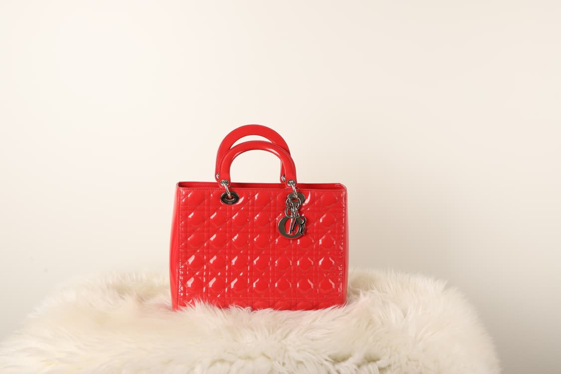 디올 레이디 디올 라지 레드 에나멜 상품이미지1