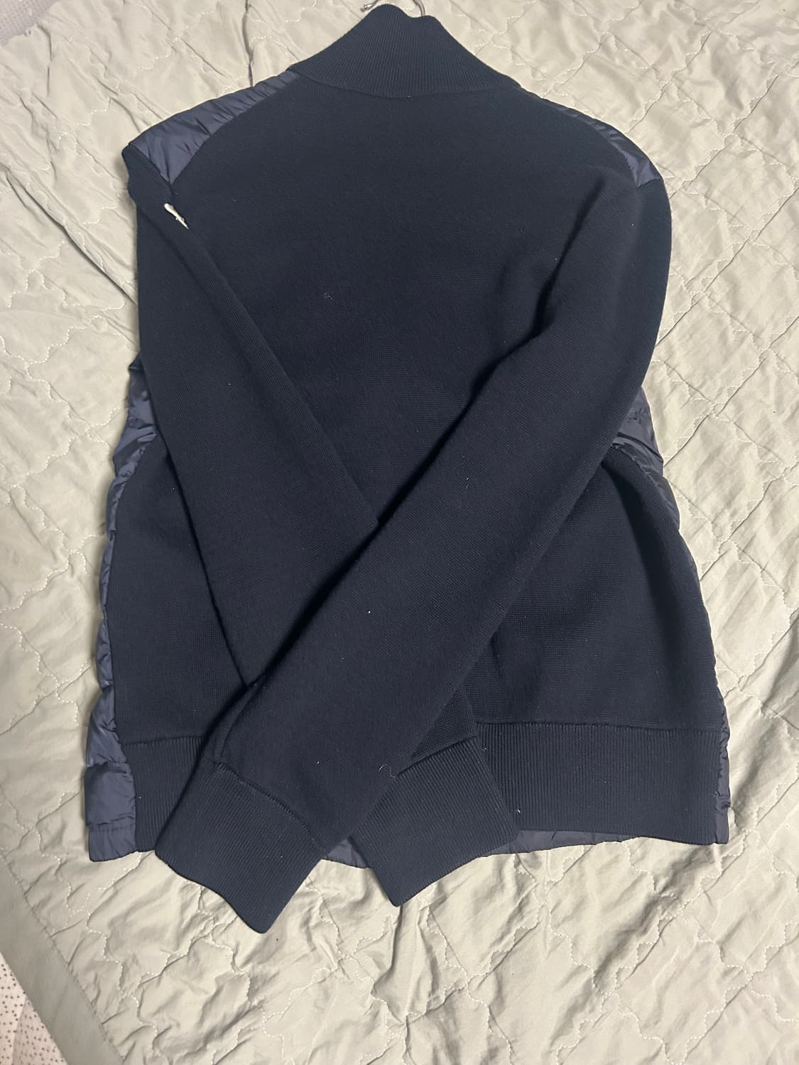 (100% 정품)몽클레어 니트패딩 네이비 L 김현우 니트패딩 신형라인 상품이미지2