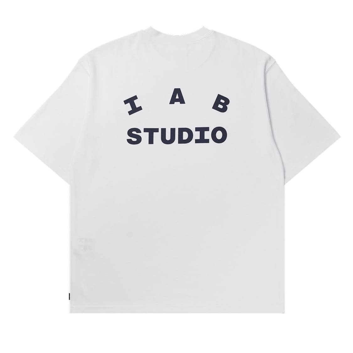 [새상품/M] 아이앱 스튜디오 티셔츠 화이트 네이비 IAB Studio 상품이미지1