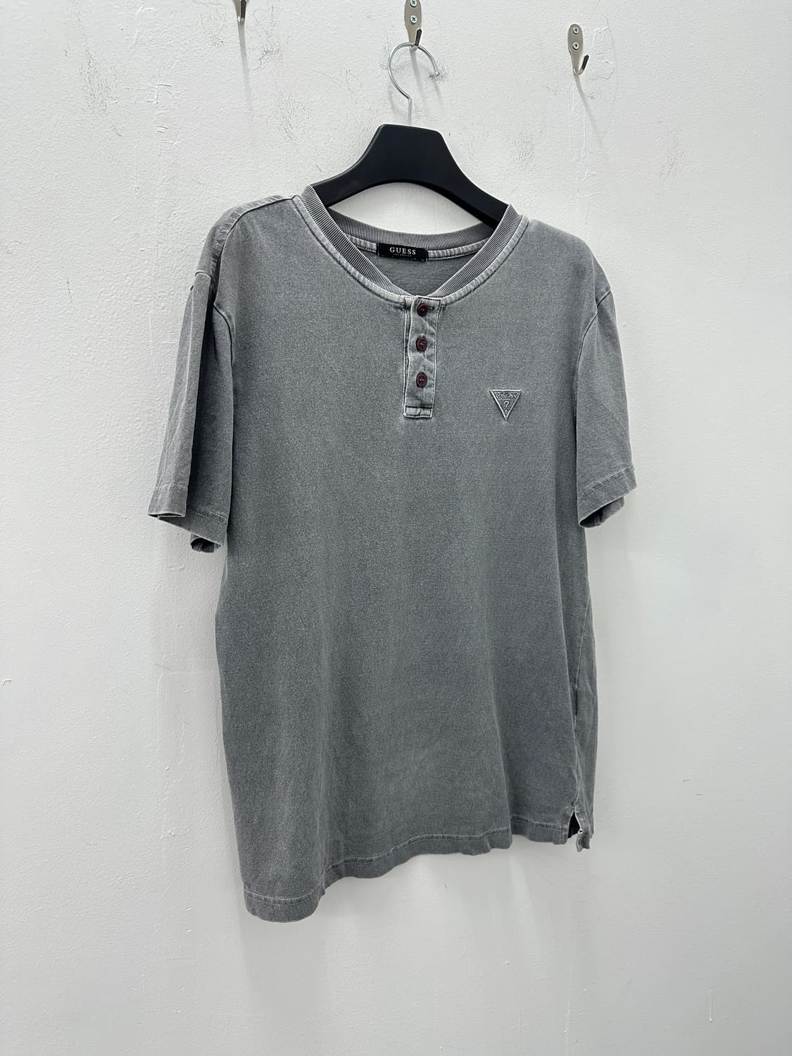 GUESS henley neck tee shirts 상품이미지2