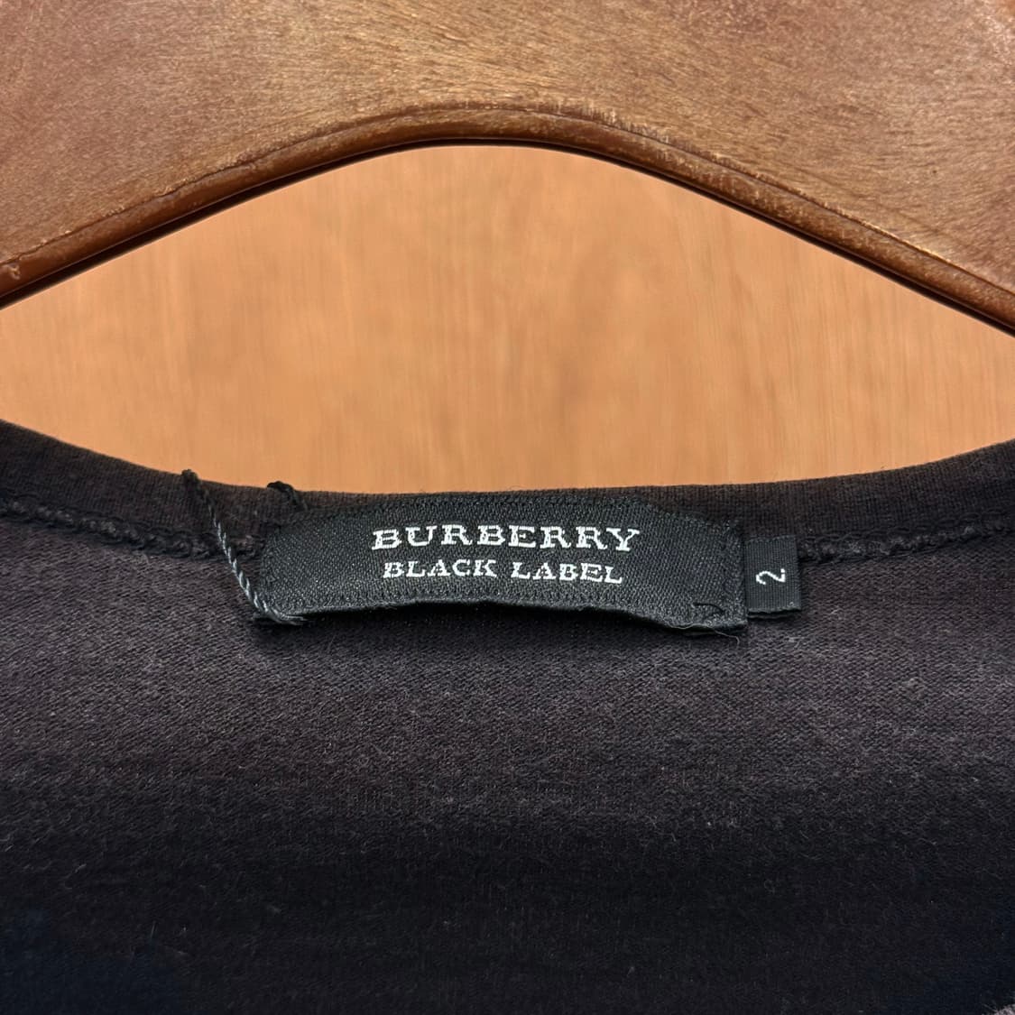 버버리 블랙라벨 체크 반팔 티셔츠 자수 로고 디테일 라운드넥 브라운 상품이미지7