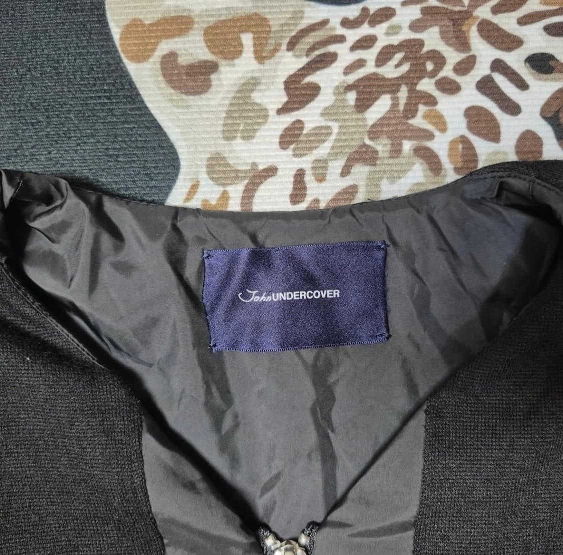 존 언더커버 논카라 패디드 풀 집 자켓 상품이미지5