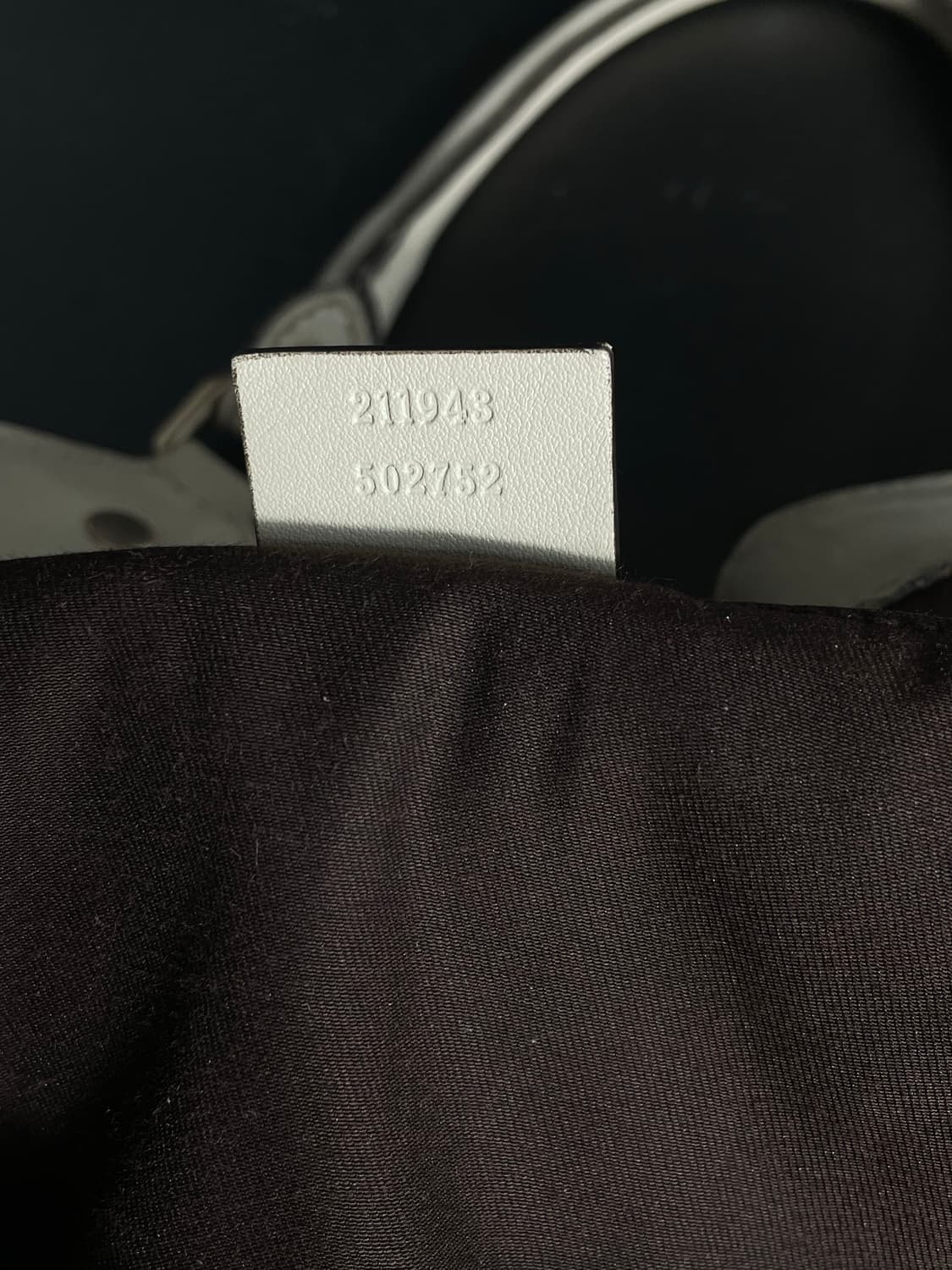 구찌 GG로고 자가드 아이보리 레더 트리밍 금장 수키 토트백 상품이미지8