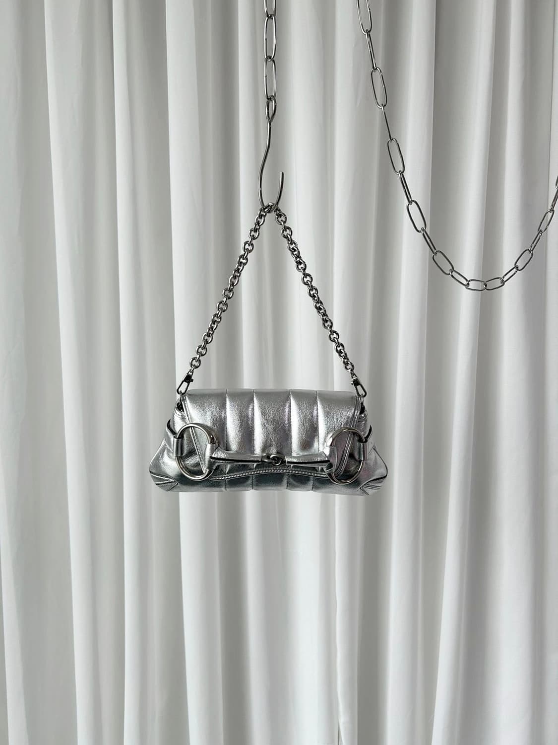 구찌 홀스빗 체인 메탈릭 실버 체인 숄더백 상품이미지1
