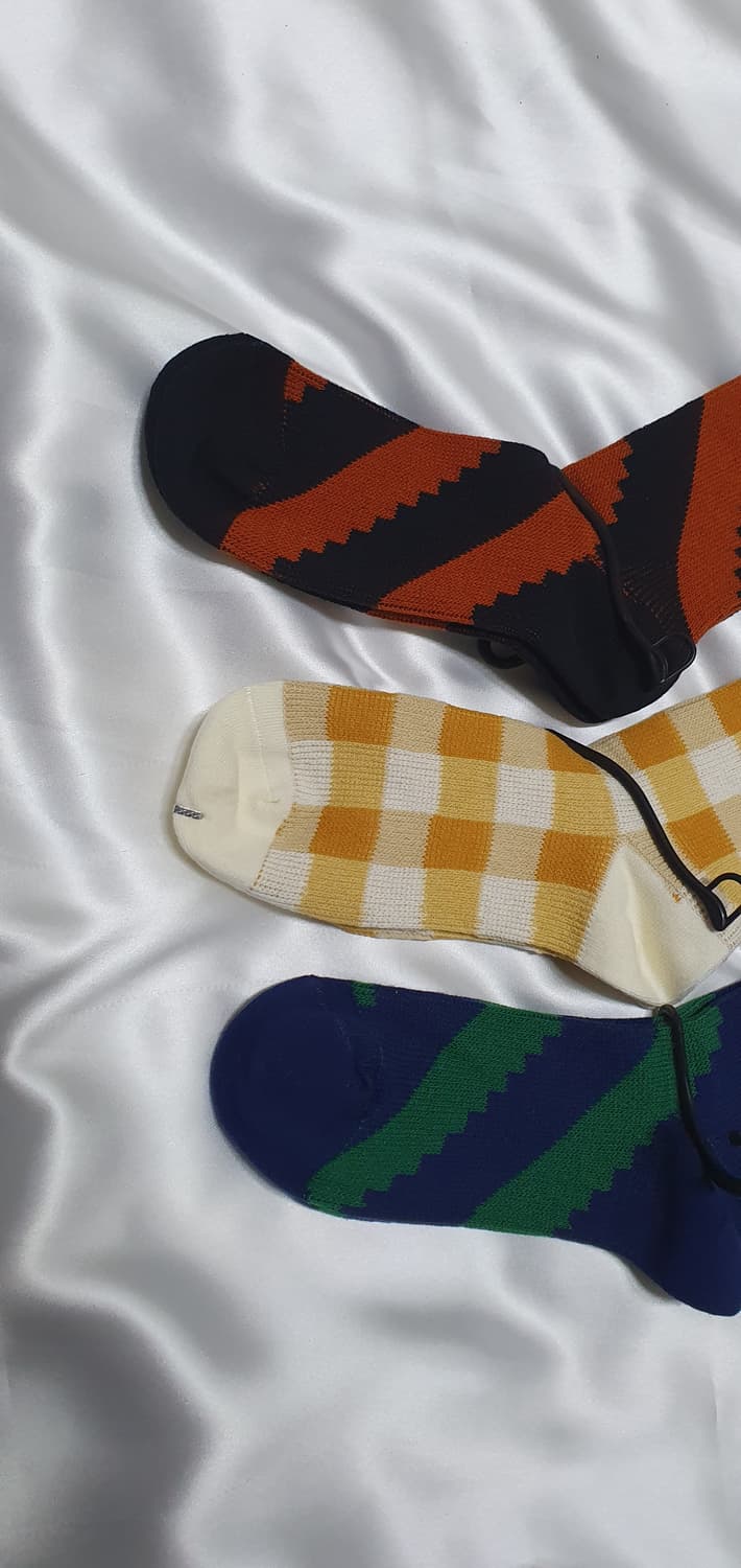 그린 네이비 브라운 옐로우 물결 스트라이프 체크  비비안웨스트우드 양말 상품이미지4