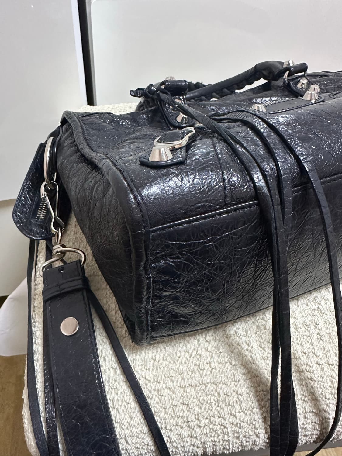 발렌시아가 시티모터백 스몰 블랙 은장 상품이미지4