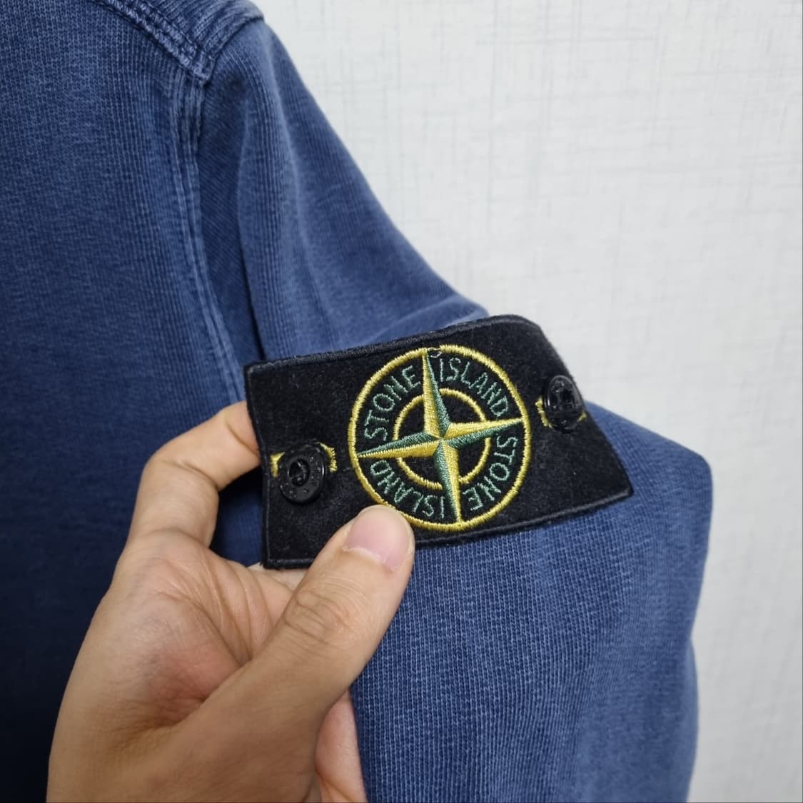 ( L ) 스톤아일랜드 네이비 맨투맨 티셔츠 상품이미지2