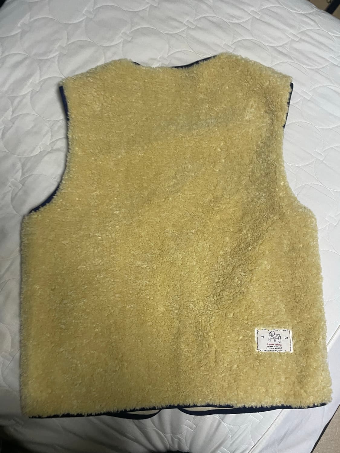 비욘드클로젯 옐로우 베스트 상품이미지2