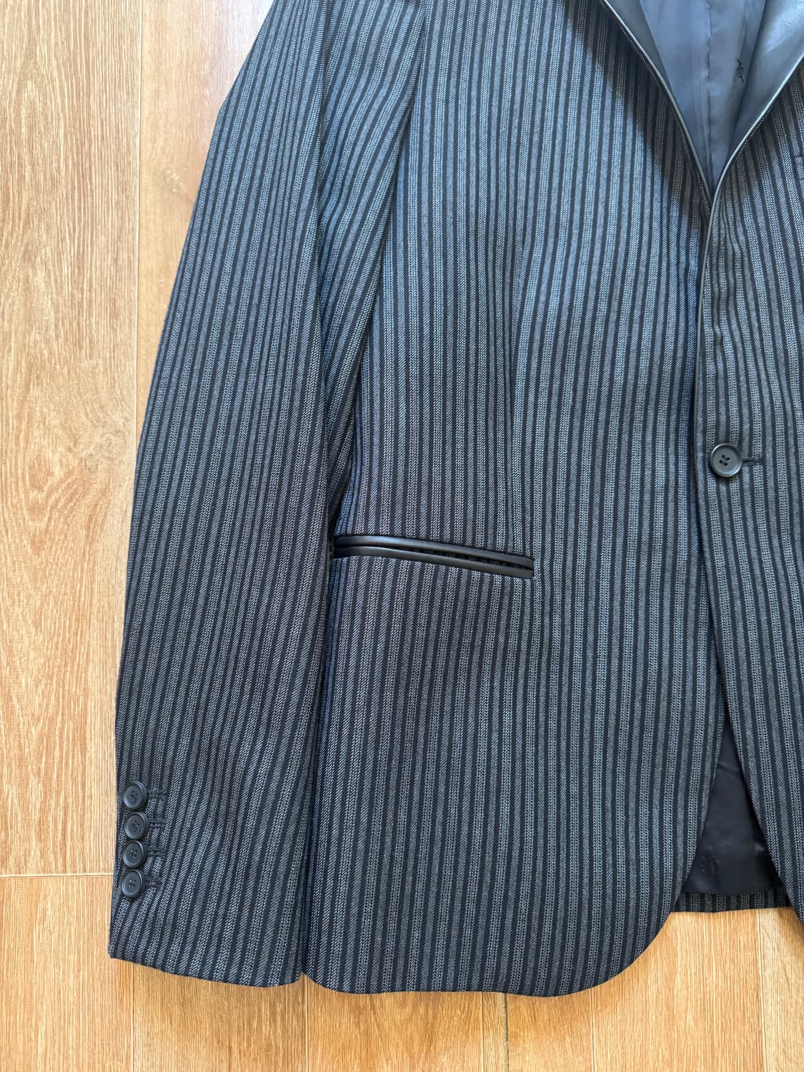 한섬 더쿨플스 모드계 양가죽 트림 블레이저 자켓 상품이미지2