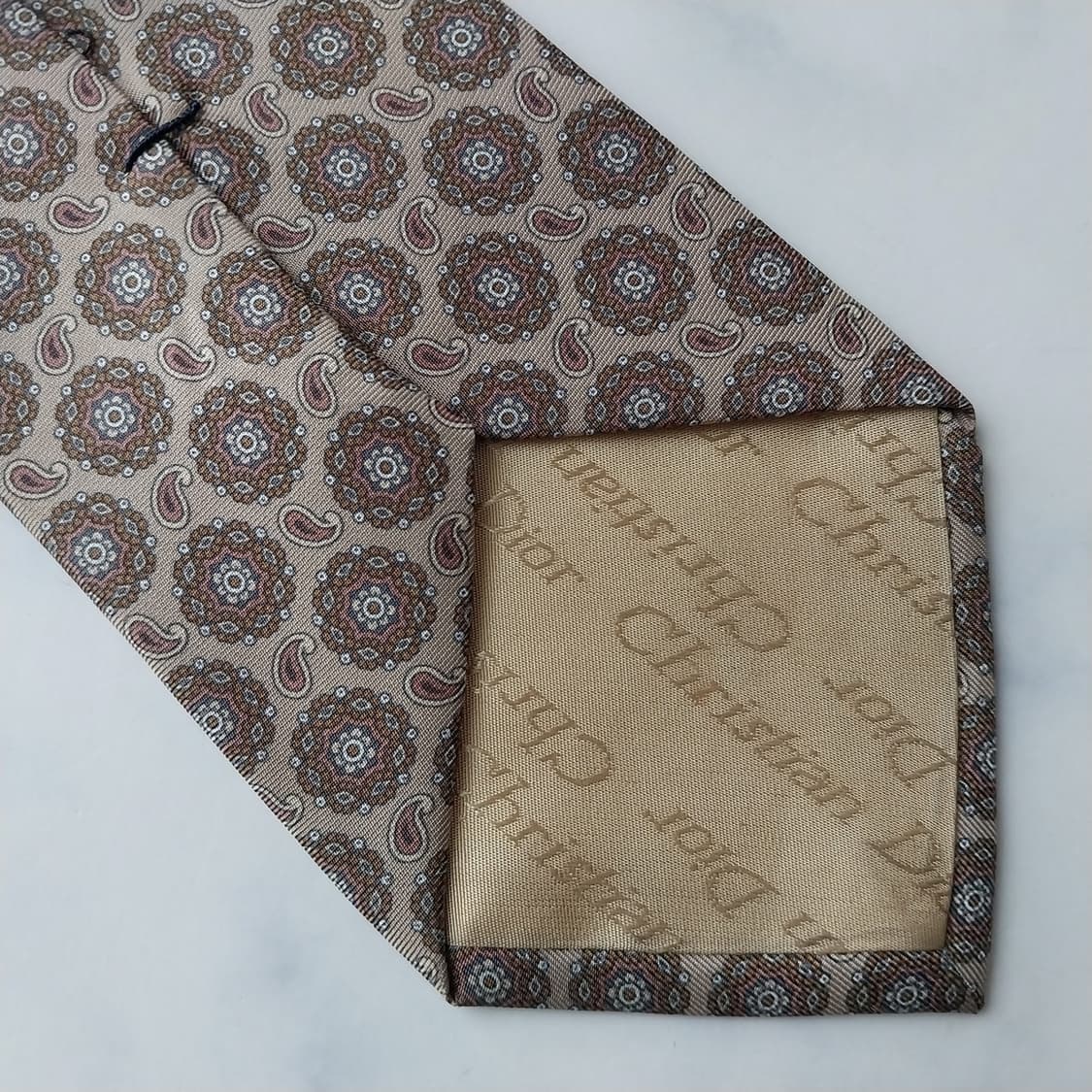 디올 실크 브라운 페이즐리 패턴 넥타이 9.1cm A+등급 K1796
 상품이미지9