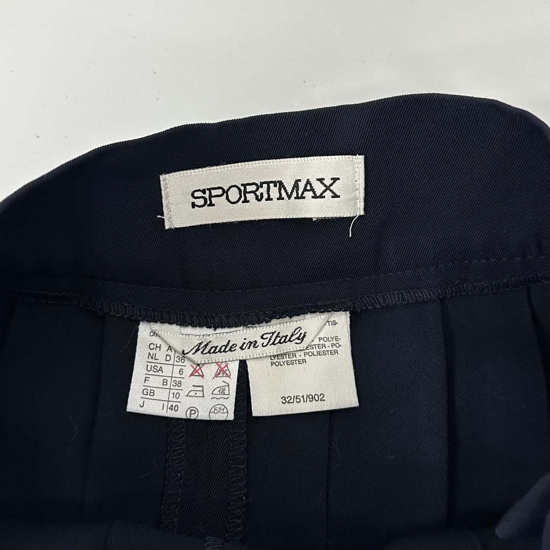 막스마라 스포츠 막스 플리츠 하프 팬츠 상품이미지9