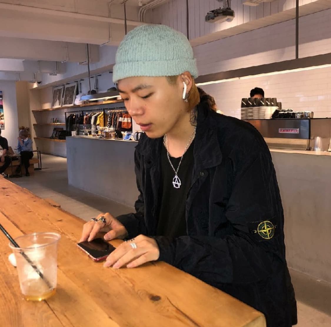 (L) 스톤아일랜드 11604 코듀로이 셔츠 자켓 블랙 - 24FW 상품이미지7