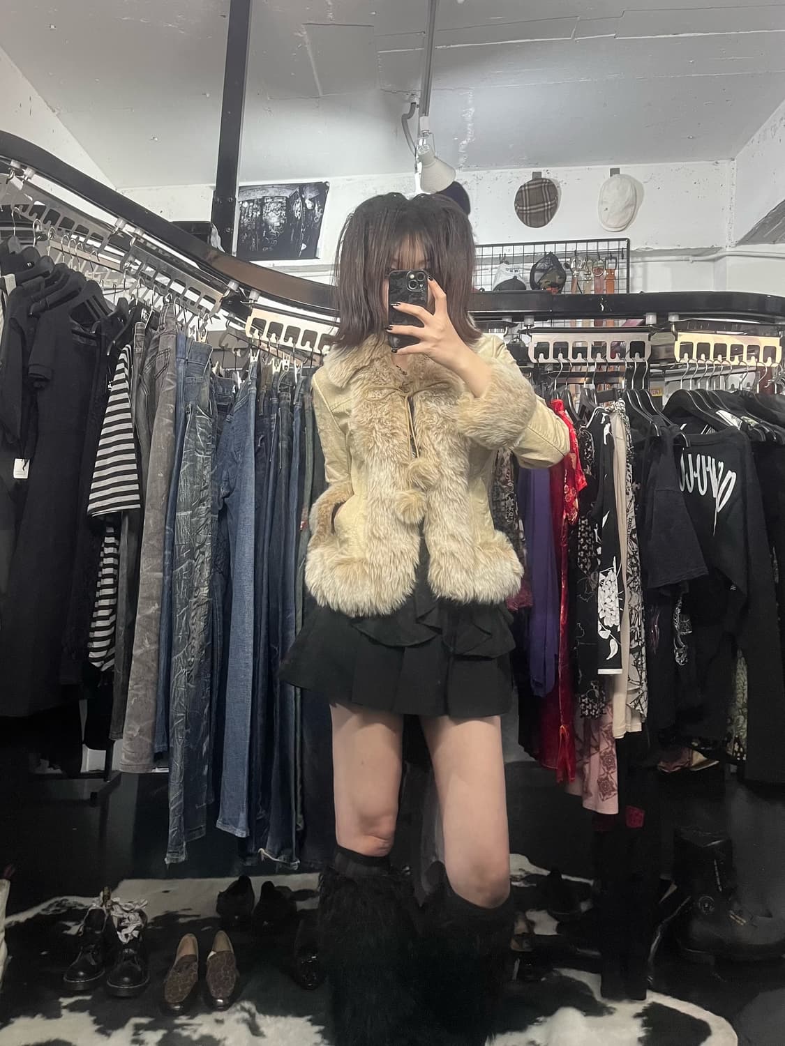 슬림핏 베이지 퍼 무스탕 상품이미지2