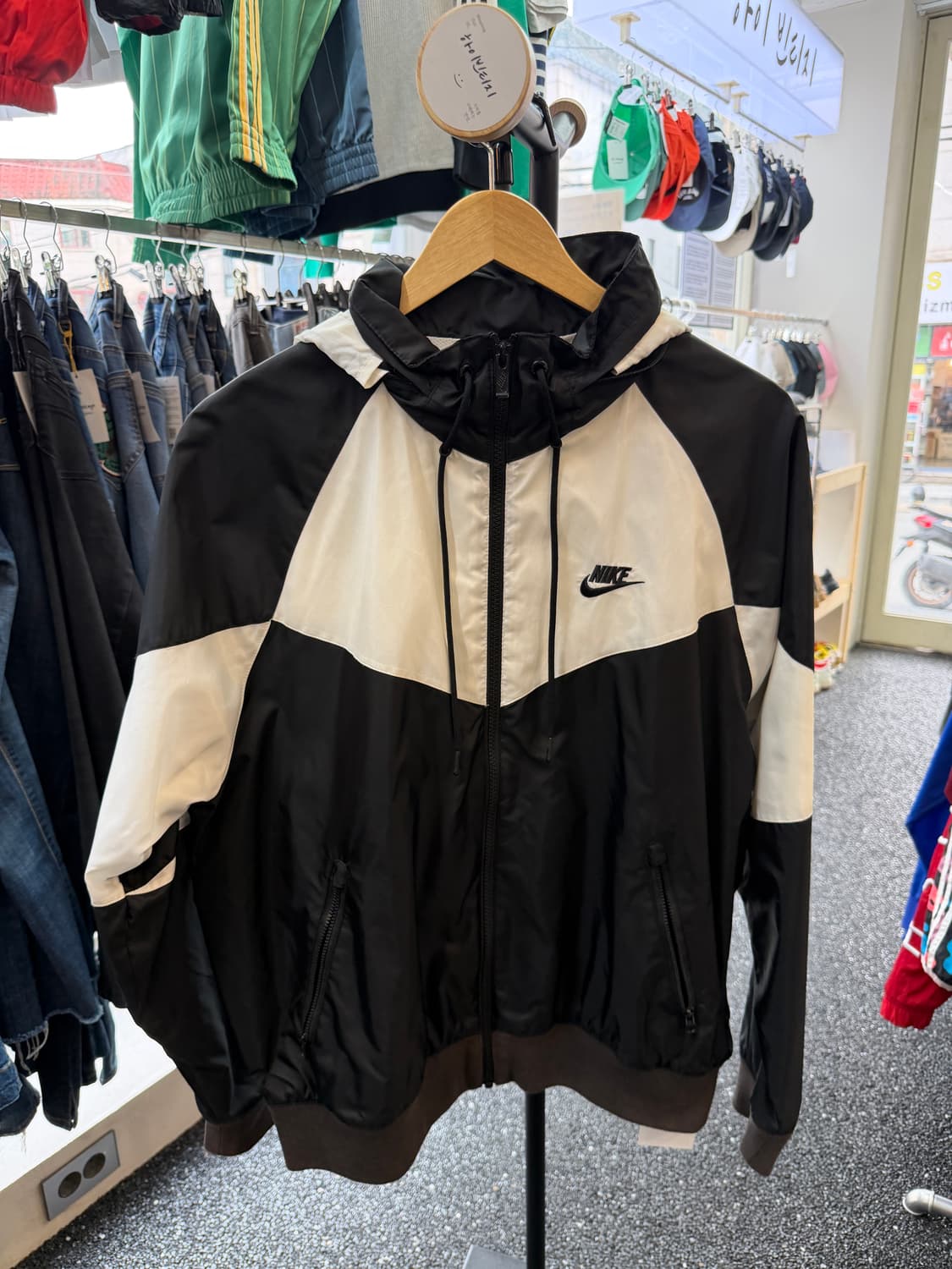 나이키 윈드러너 바람막이 M 상품이미지1