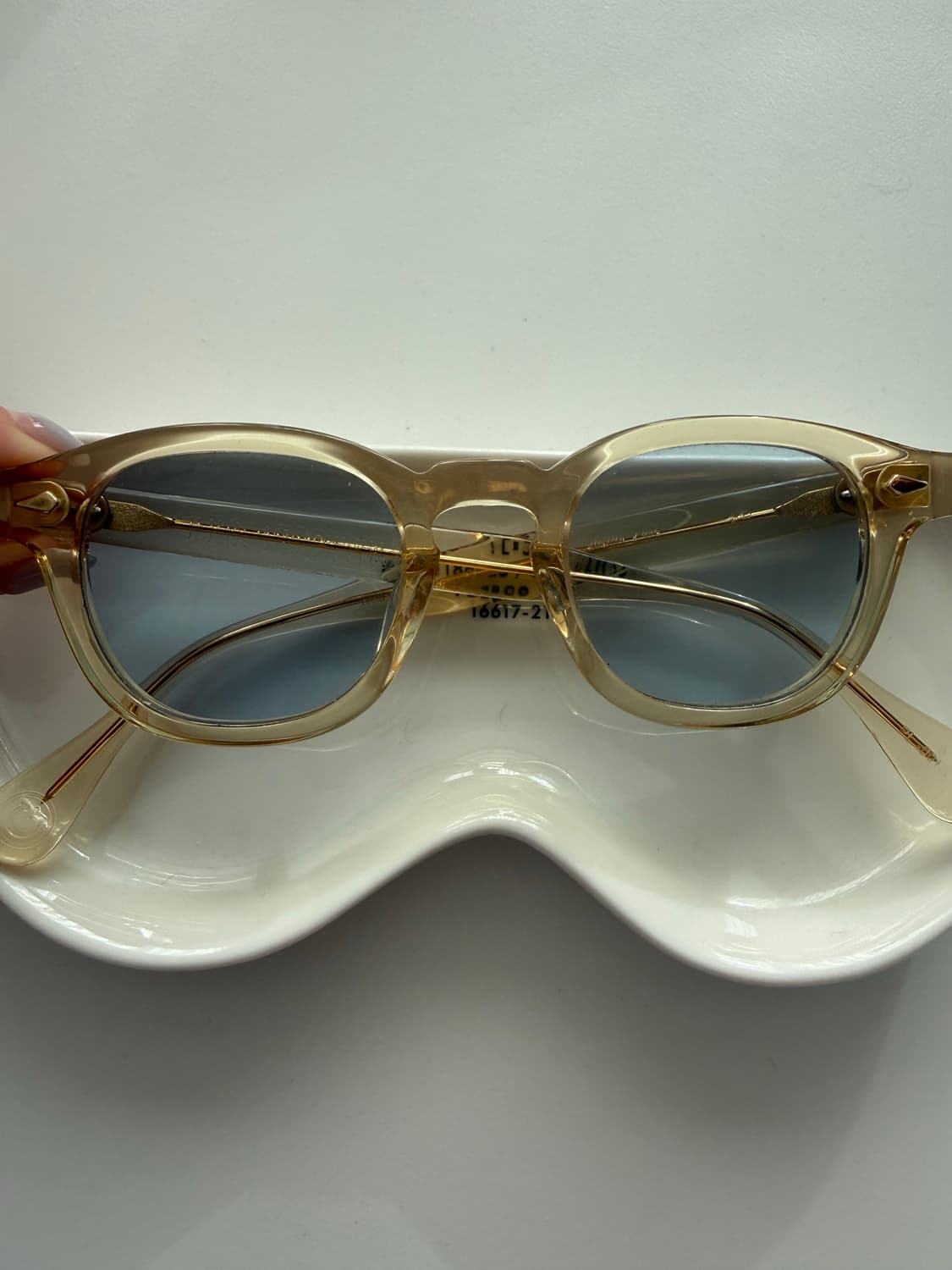 줄리어스타르트옵티컬 안경 샴페인(옐로우클리어) 골드에디션 리벳 상품이미지1