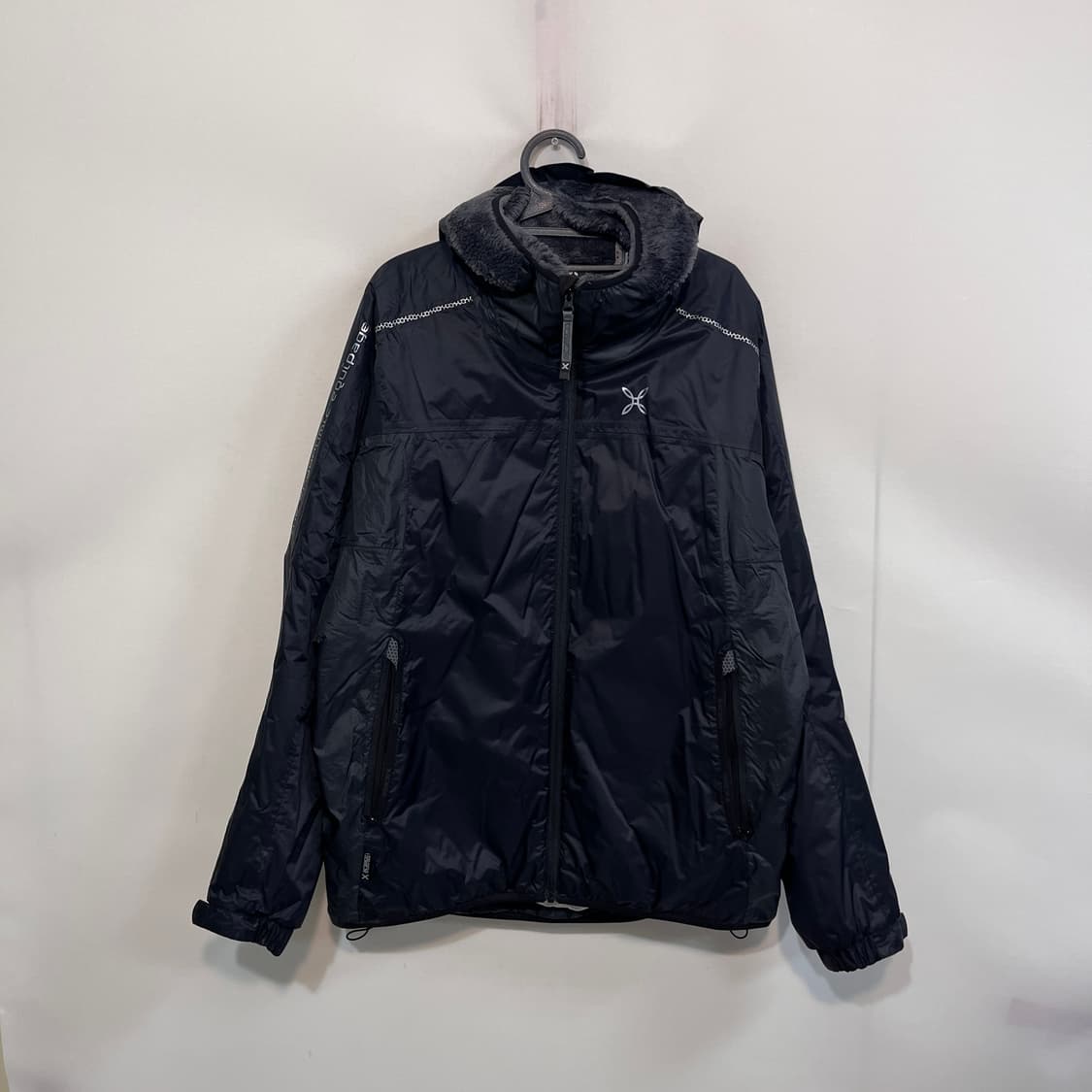 몬츄라 남성 네비스K 자켓 겨울패딩 XL 새상품급 상품이미지1