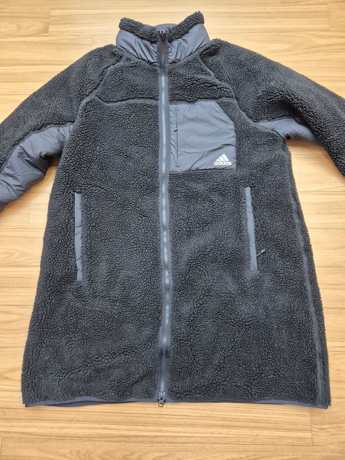 아디다스 양면 롱 코트 XL사이즈 판매합니다. 겉감은 블랙 색상이고, 안 상품이미지4