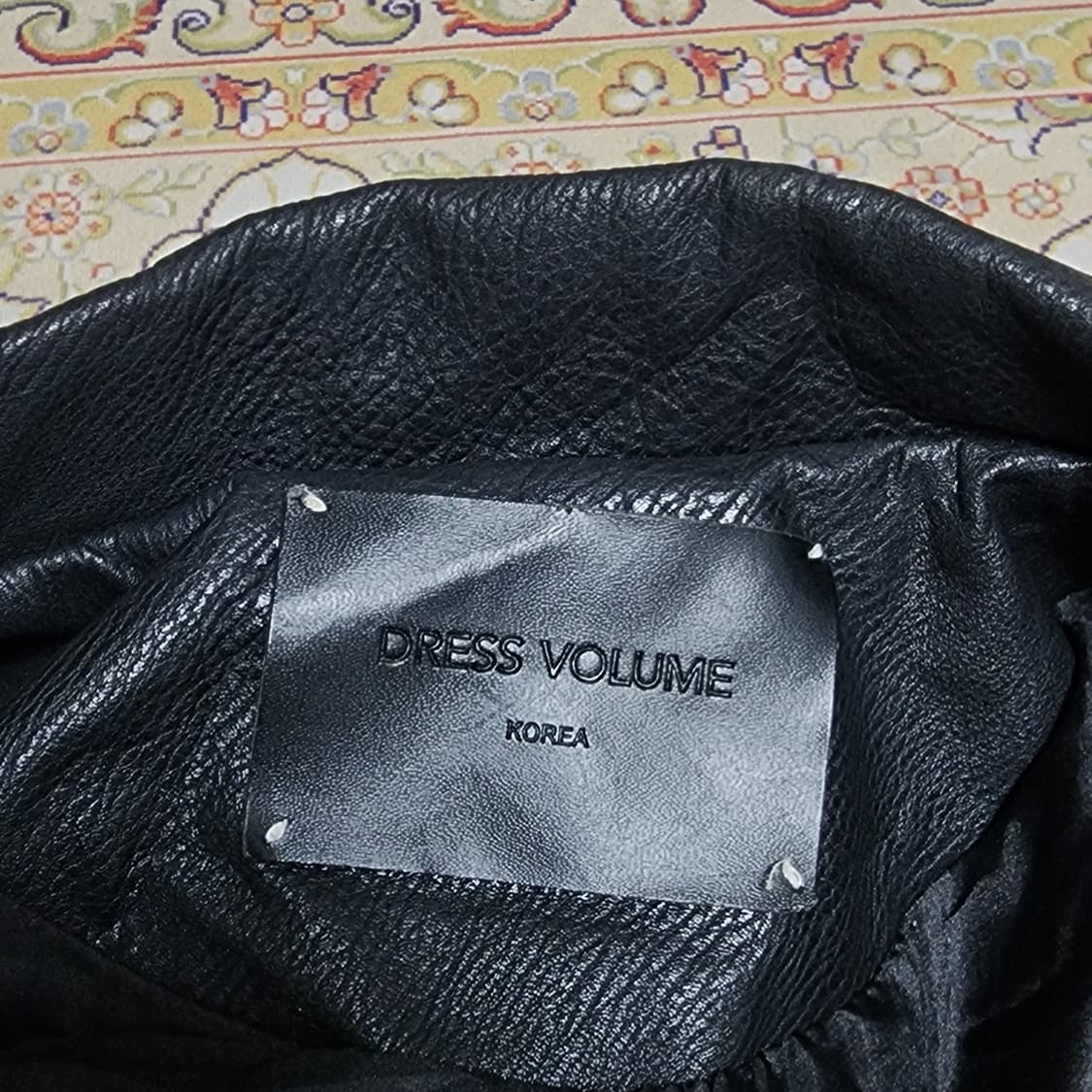 드레스볼륨 남성 비건 레더 자켓
M 상품이미지4