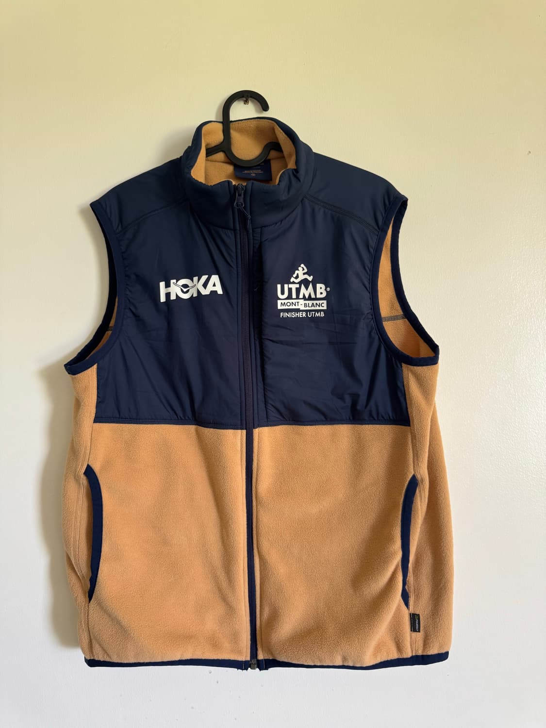 호카 UTMB 피니셔 베스트 M 상품이미지1