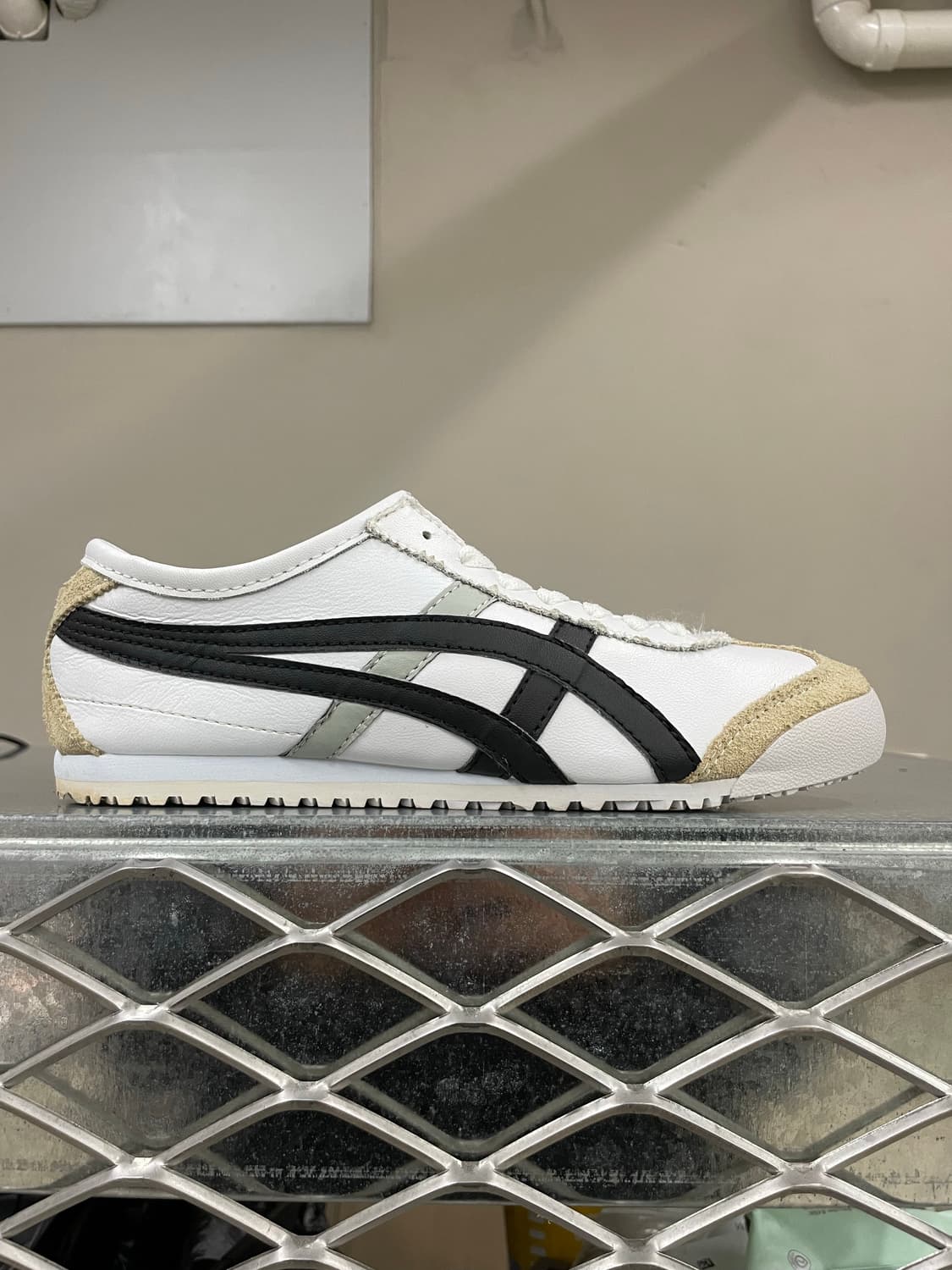 오니츠카 타이거 멕시코66 화이트 블랙 235 상품이미지4