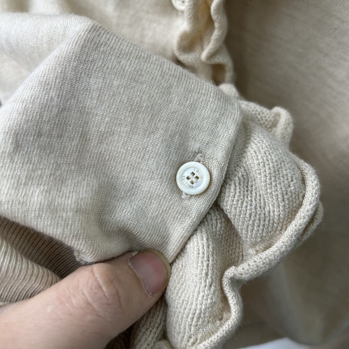 15900 - 루이비통 러플 울 가디건 상품이미지4