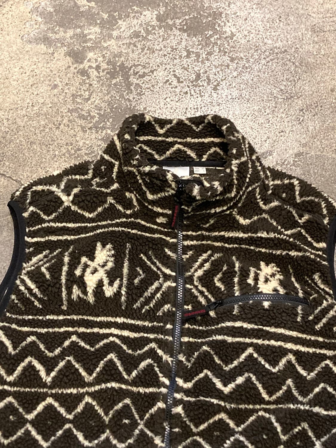 디스이즈네버댓 x 그라미치 플리스 베스트 브라운 상품이미지3