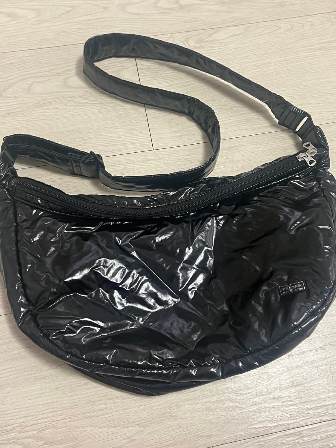 포터걸 Enamel Shoulder Bag 상품이미지1