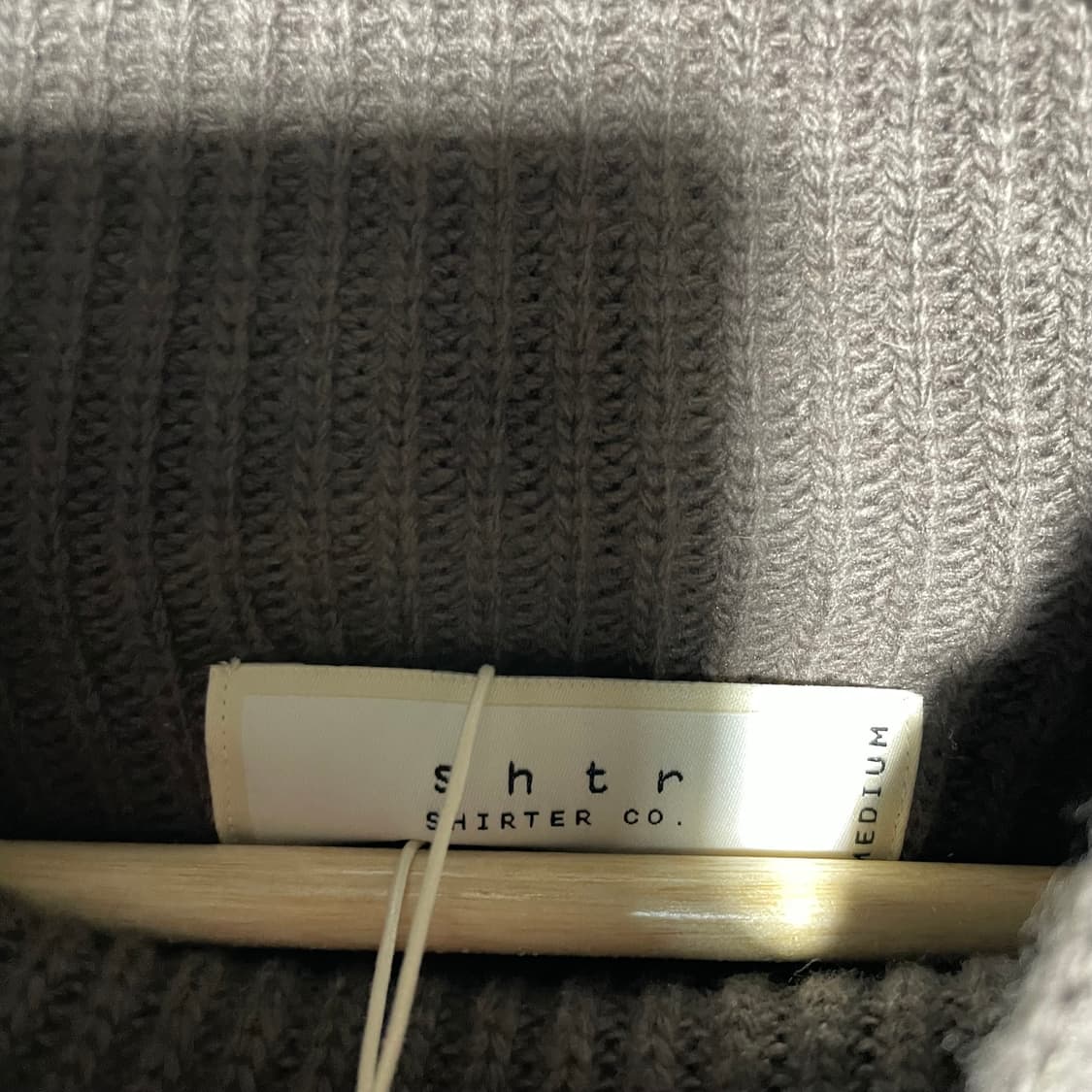 새상품 셔터 하프넥 루즈핏 니트 상품이미지4