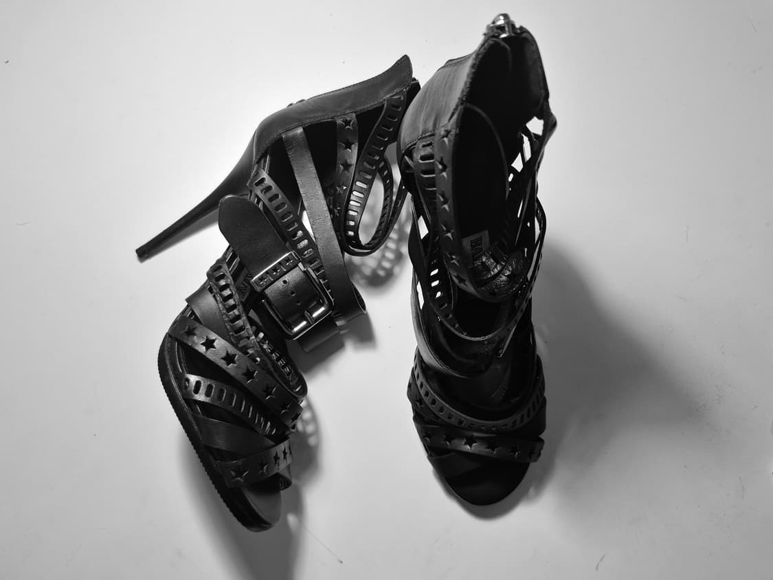 발망 레더 컷 케이지 스타 샌들 상품이미지1