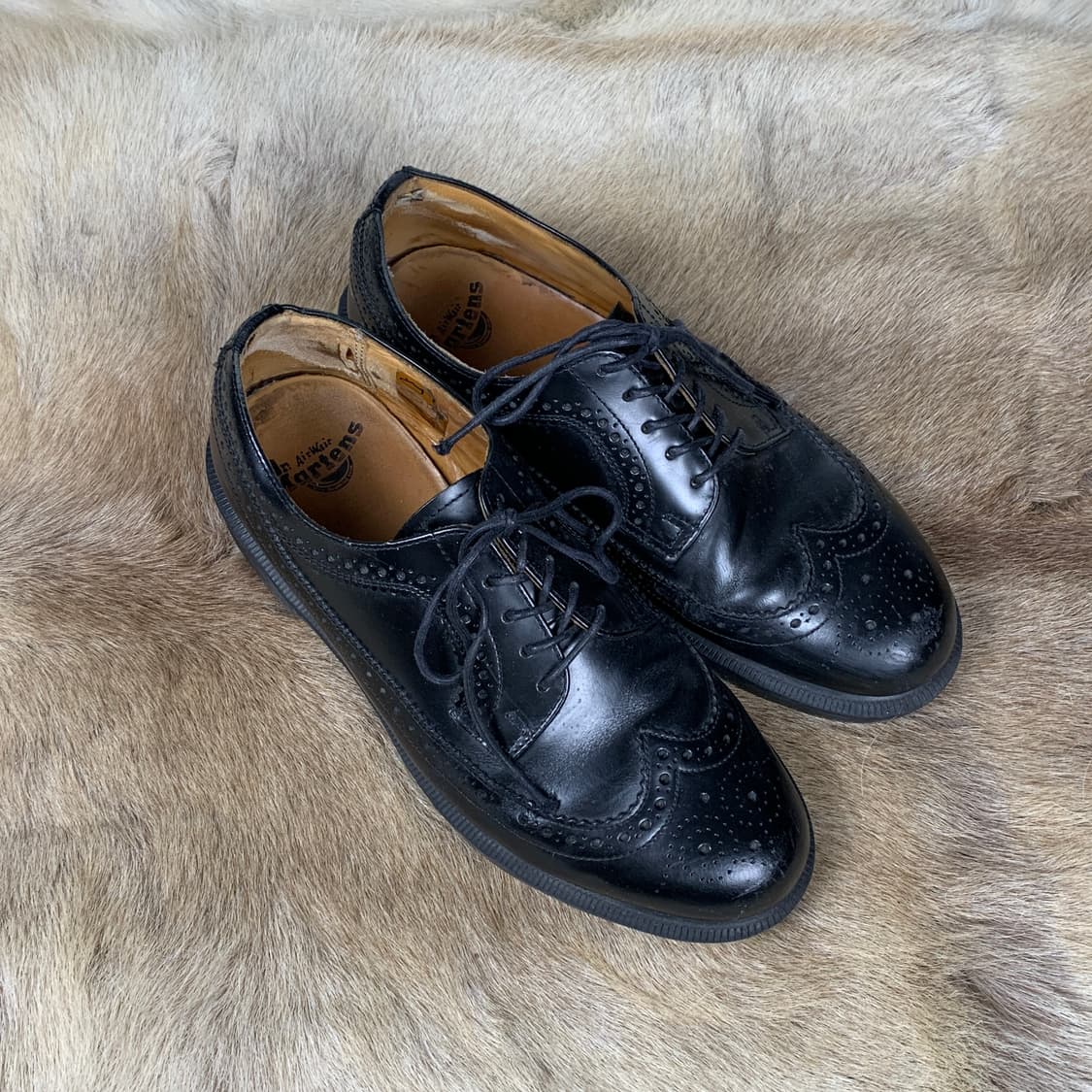 닥터마틴 윙팁 레더 슈즈 상품이미지4