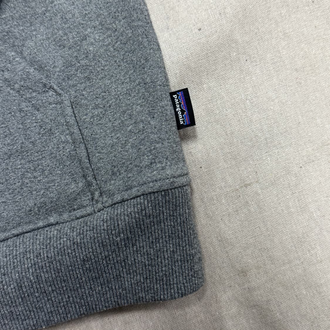 파타고니아 리짓 업라이절 그레이 후드 M 상품이미지3