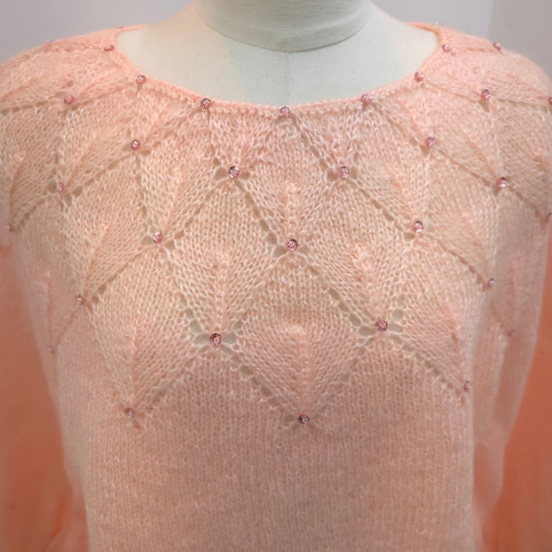 모헤어 피치핑크 비즈 펀칭 니트 상품이미지3