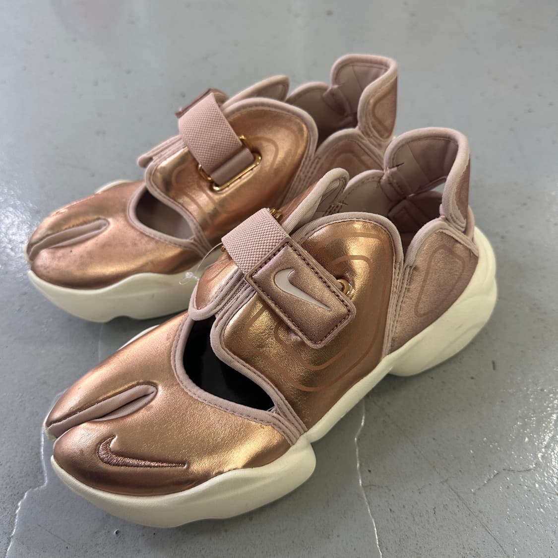 230 나이키 아쿠아 리프트 스니커즈 0406D 상품이미지2