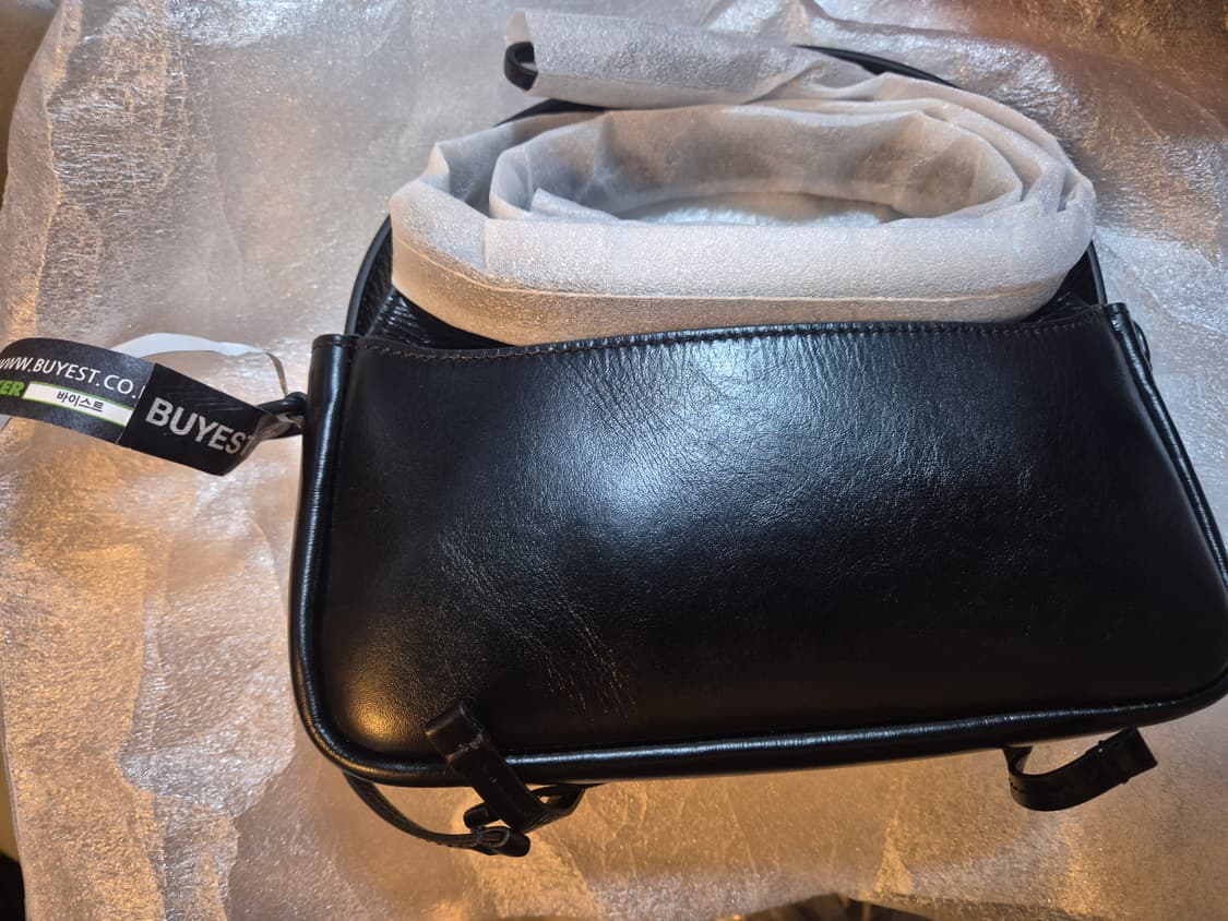 (새상품) 아크네스튜디오 멀티포켓 마이크로백 상품이미지6